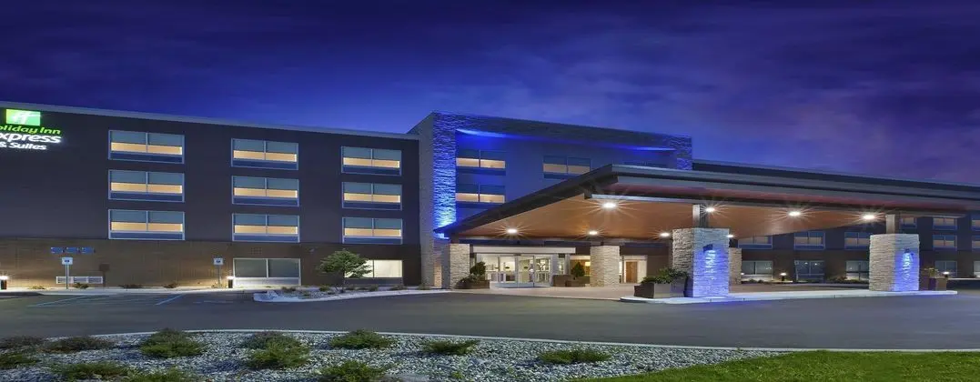 Holiday Inn Express & Suites Grand Rapids-Airport