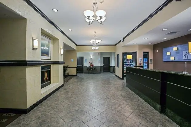 Holiday Inn Express Hotel & Suites Green Bay East