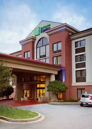 Holiday Inn Express and Suites Greenville Downtown