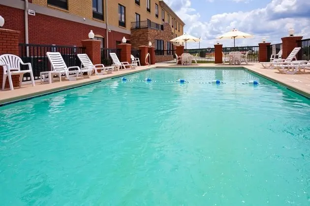 Holiday Inn Express Hotel & Suites Greenville - Havuz
