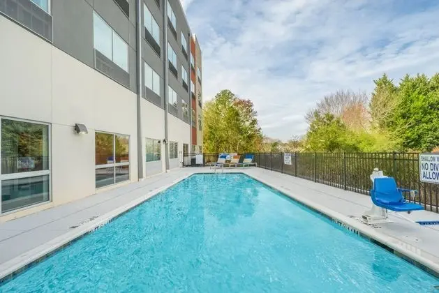Holiday Inn Express & Suites Greenville - Havuz