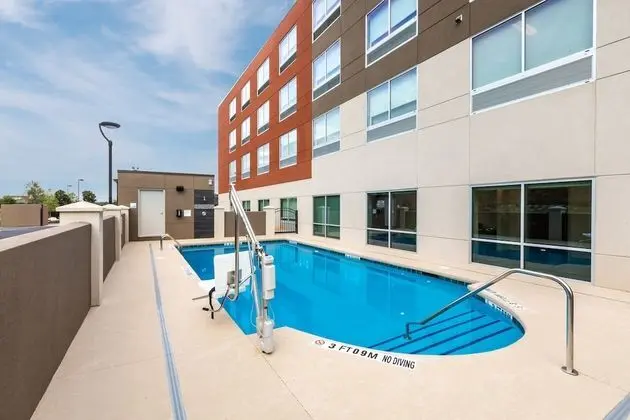 Holiday Inn Express And Suites Greenville - Taylors, an IHG Hotel - Havuz