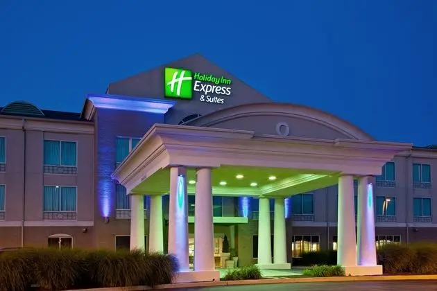 Holiday Inn Express and Suites Greenwood