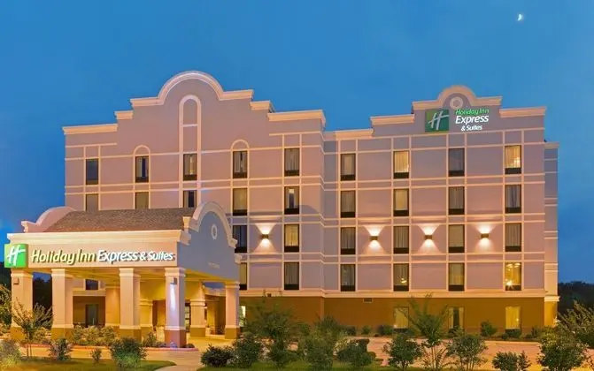 Holiday Inn Express and Suites Greenwood