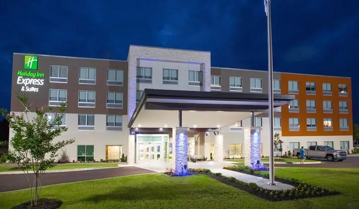 Holiday Inn Express and Suites Greenwood Mall