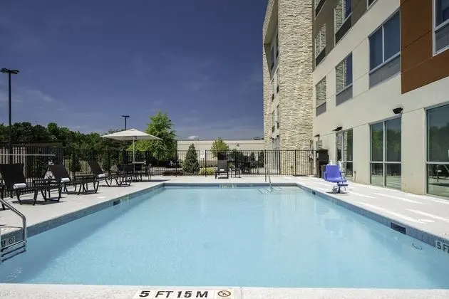 Holiday Inn Express and Suites Griffin, an IHG Hotel - Havuz