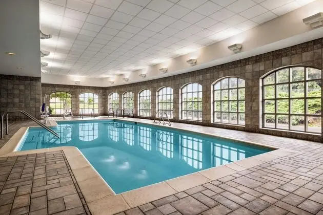 Holiday Inn Express and Suites Hagerstown - Havuz