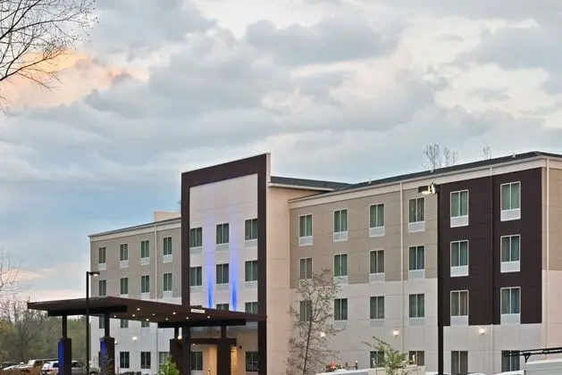 Holiday Inn Express and Suites Harrisburg S New Cu - Dış Mekan