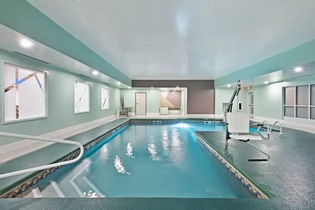 Holiday Inn Express and Suites Harrisburg S New Cu - Havuz