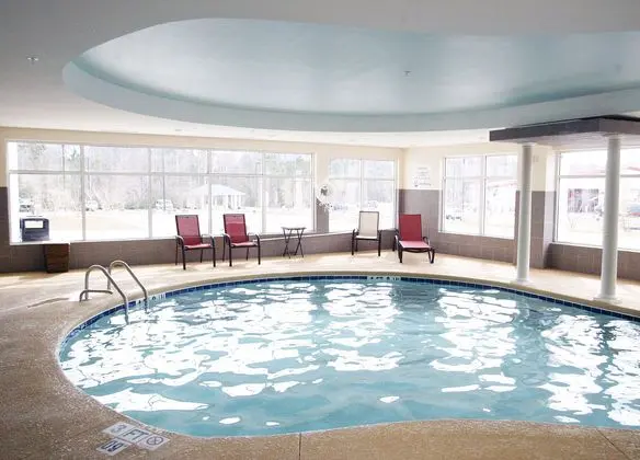 Holiday Inn Express Hotel & Suites Havelock NW - N - Havuz