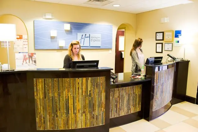 Holiday Inn Express Hotel & Suites Havelock NW - N - Lobi