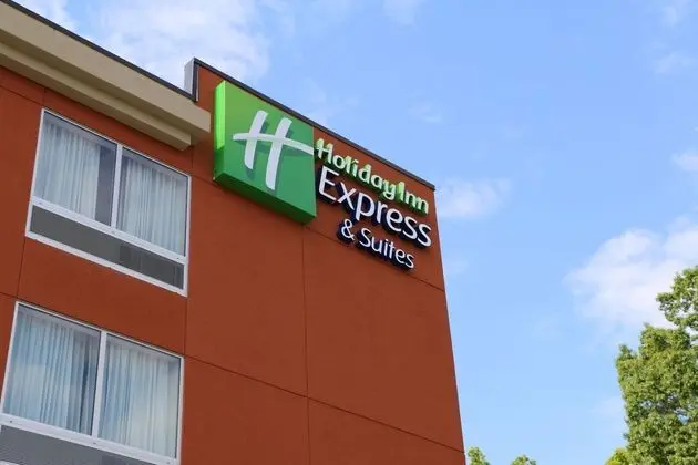 Holiday Inn Express and Suites Hendersonville SE-F - Dış Mekan