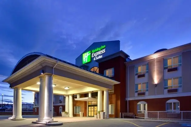 Holiday Inn Express and Suites Hinton