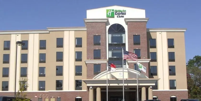Holiday Inn Express & Suites Hope Mills