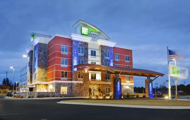 Holiday Inn Express and Suites Hot Springs - 1