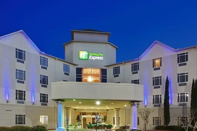 Holiday Inn Express and Suites Houston Dwtn Conv C