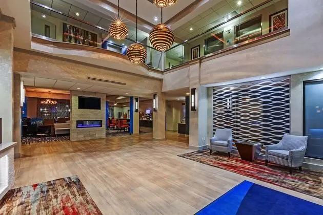 Holiday Inn Express and Suites Houston East - Dış Mekan