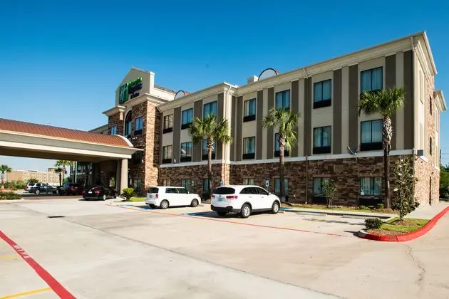 Holiday Inn Express & Suites Houston NW Beltway 8