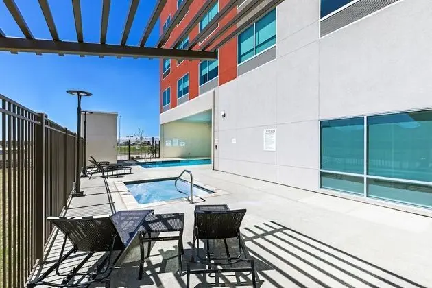 Holiday Inn Express & Suites Houston SW - Rosenberg, an IHG Hotel - Spa