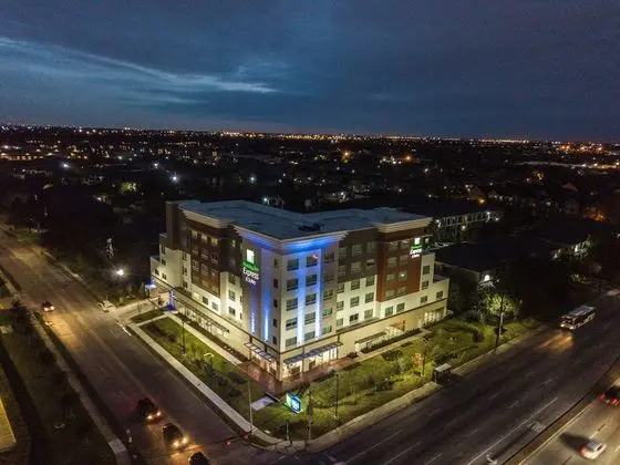HOLIDAY INN EXPRESS AND SUITES HOUSTON WESTCHASE -
