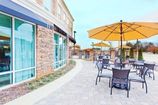 Holiday Inn Express and Suites Huntsville West Res