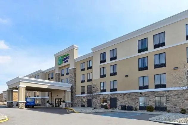 Holiday Inn Express and Suites Indianapolis WArea