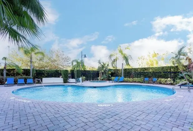 Holiday Inn Express & Suites, International Drive, an IHG Hotel - Havuz