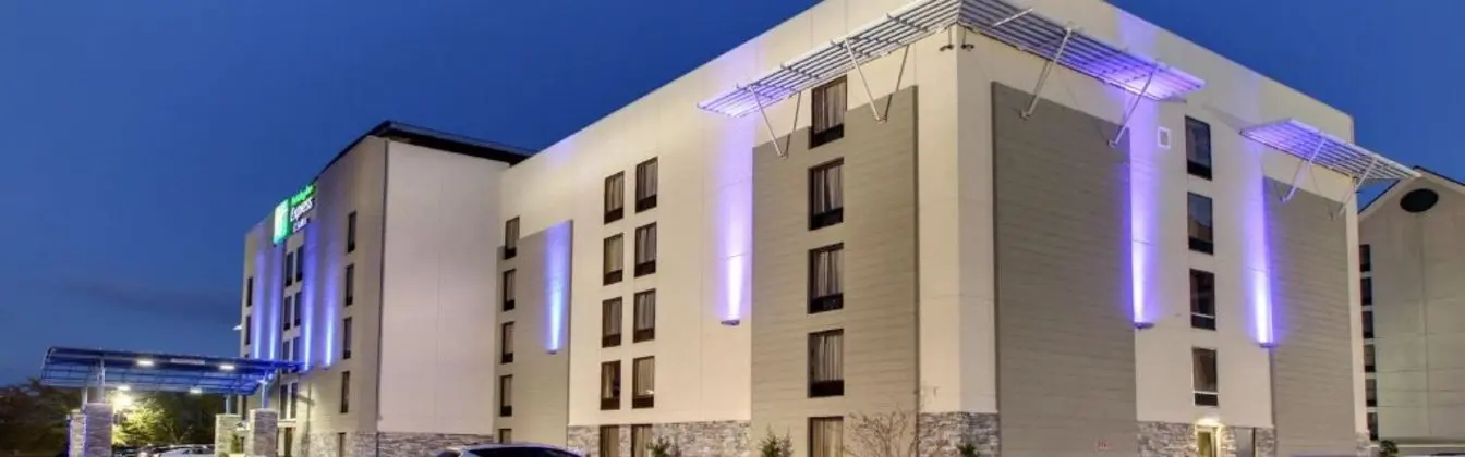 Holiday Inn Express and Suites Jackson Downtown Co