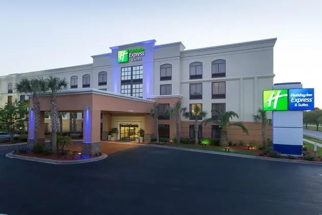 Holiday Inn Express and Suites Jacksonville Airpor