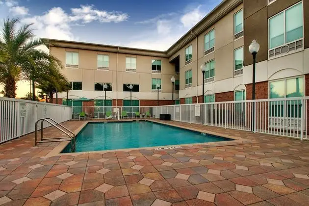 Holiday Inn Express and Suites Jacksonville North - Havuz