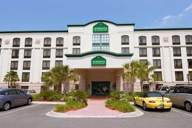 Holiday Inn Express and Suites Jacksonville SE Med