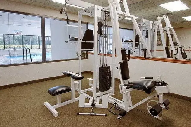 Holiday Inn Express and Suites Jacksonville SE Med - Aktiviteler