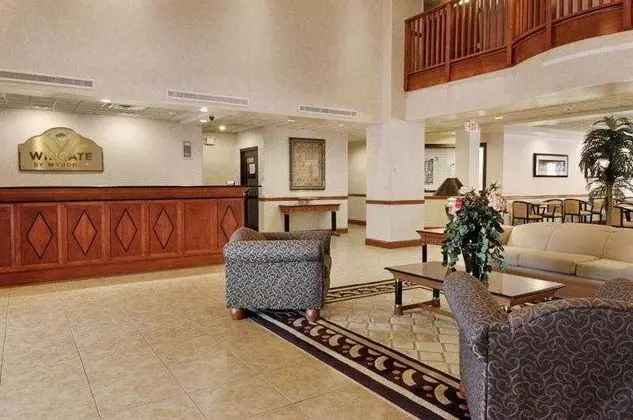 Holiday Inn Express and Suites Jacksonville SE Med - Lobi