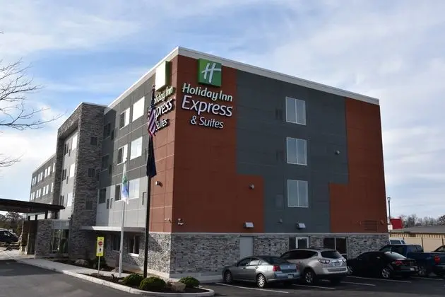 Holiday Inn Express Suites Johnstown