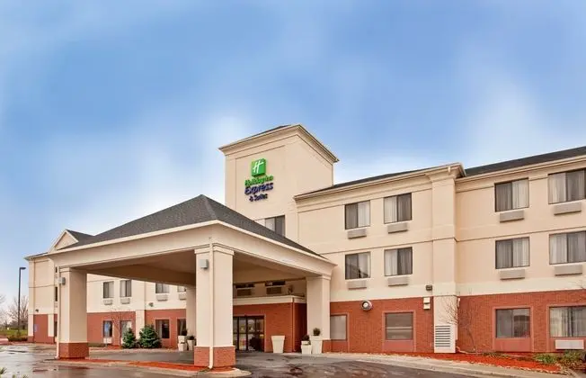 Holiday Inn Express and Suites Kansas City Liberty