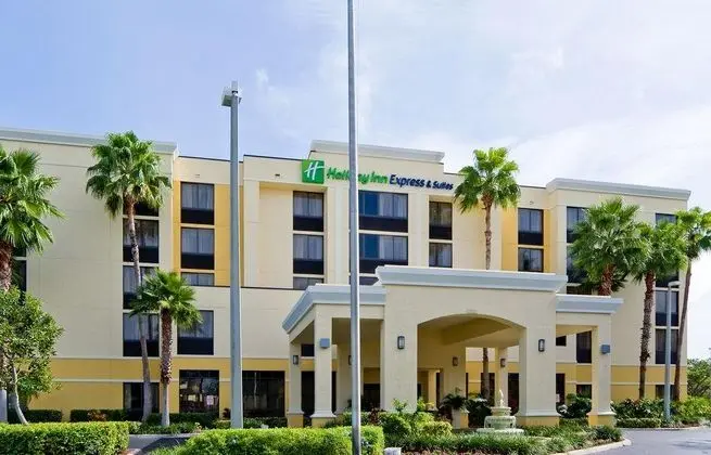 Holiday Inn Express and Suites Kendall East Miami