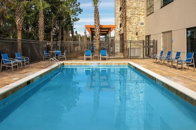 Holiday Inn Express & Suites Kingsland I-95-Naval Base Area, an IHG Hotel - Havuz