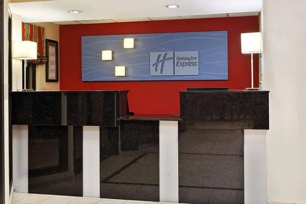 Holiday Inn Express and Suites Knoxville North I 7