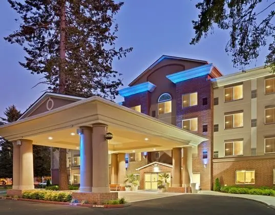 Holiday Inn Express and Suites Lacey