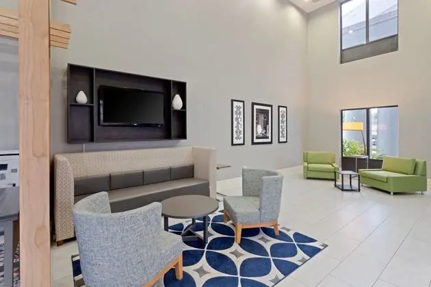 Holiday Inn Express and Suites Lake Placid - Dış Mekan