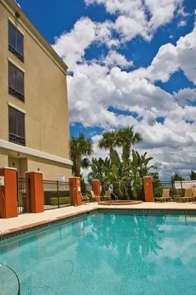 Holiday Inn Express and Suites Lake Placid - Havuz