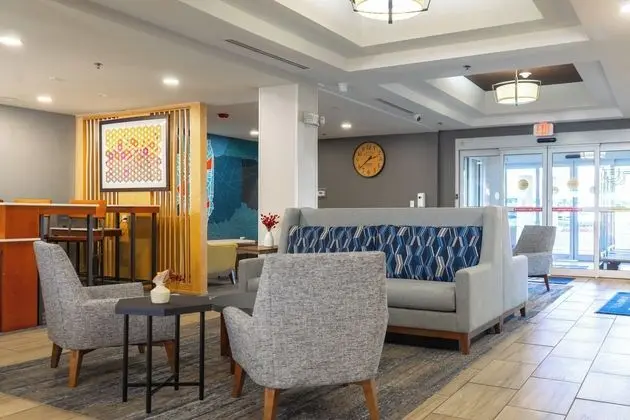 Holiday Inn Express Hotel & Suites Lake Zurich-Bar - Dış Mekan