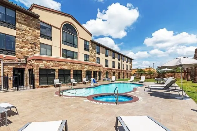 Holiday Inn Express Hotel & Suites Lakeway - Havuz