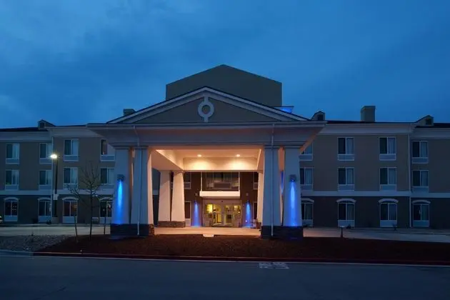 Holiday Inn Express Hotel & Suites Lamar