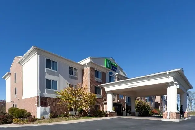 Holiday Inn Express and Suites Lancaster Lititz