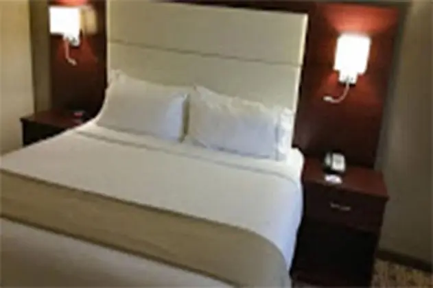 Holiday Inn Express and Suites Lantana