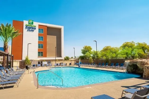 Holiday Inn Express & Suites Las Vegas - E Tropicana, an IHG Hotel - Havuz