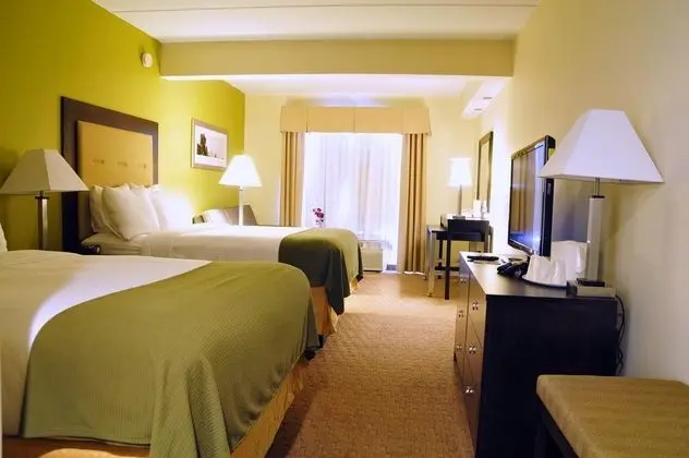 Holiday Inn Express and Suites Laurel