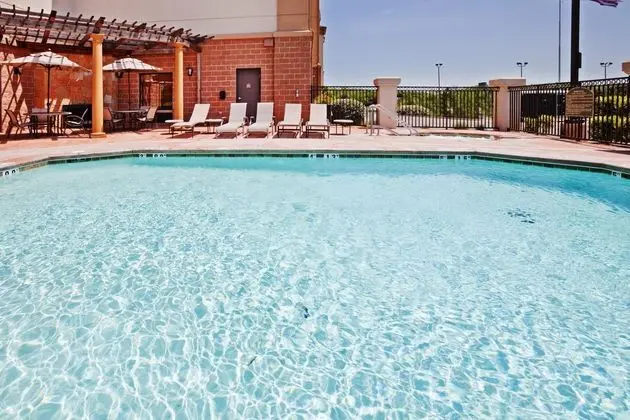 Holiday Inn Express and Suites Lawton Fort Sill