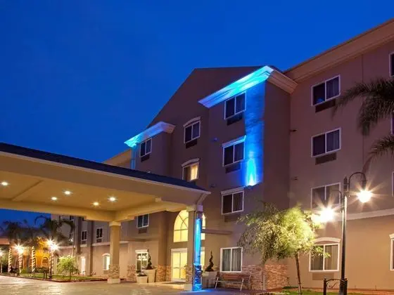 Holiday Inn Express and Suites LAX - Hawthorne